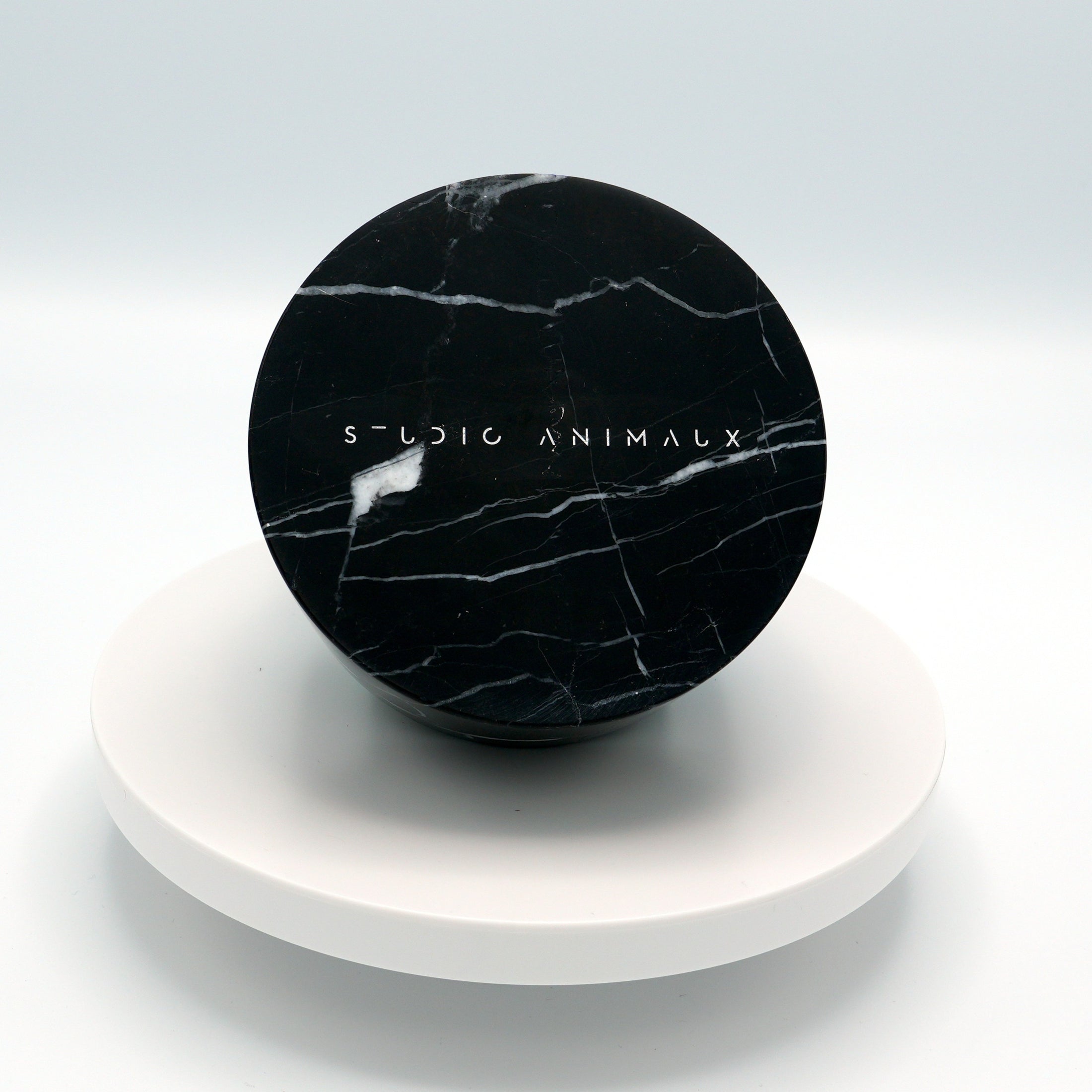 Marble food and drink bowl | Nero Marquina