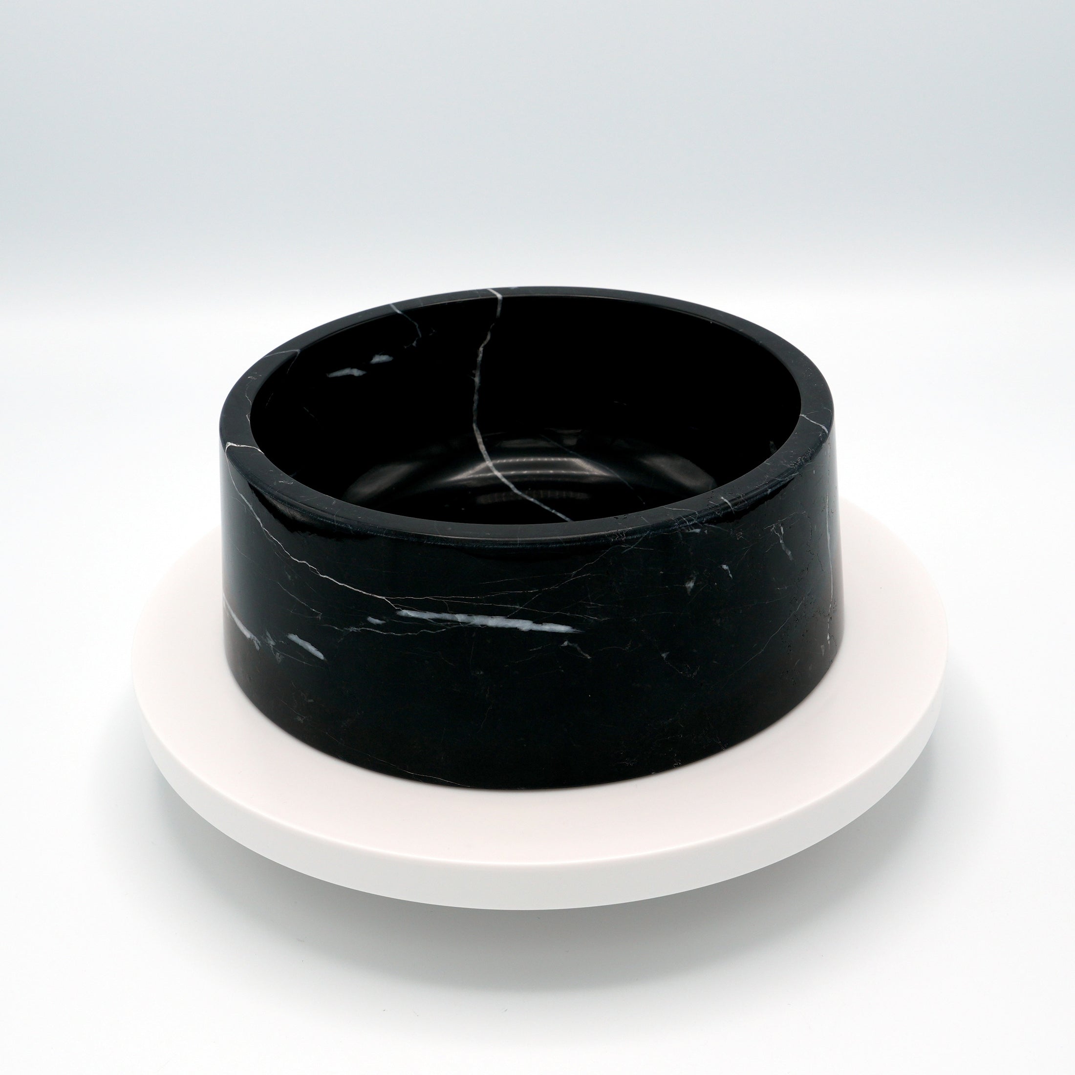 Marble food and drink bowl | Nero Marquina