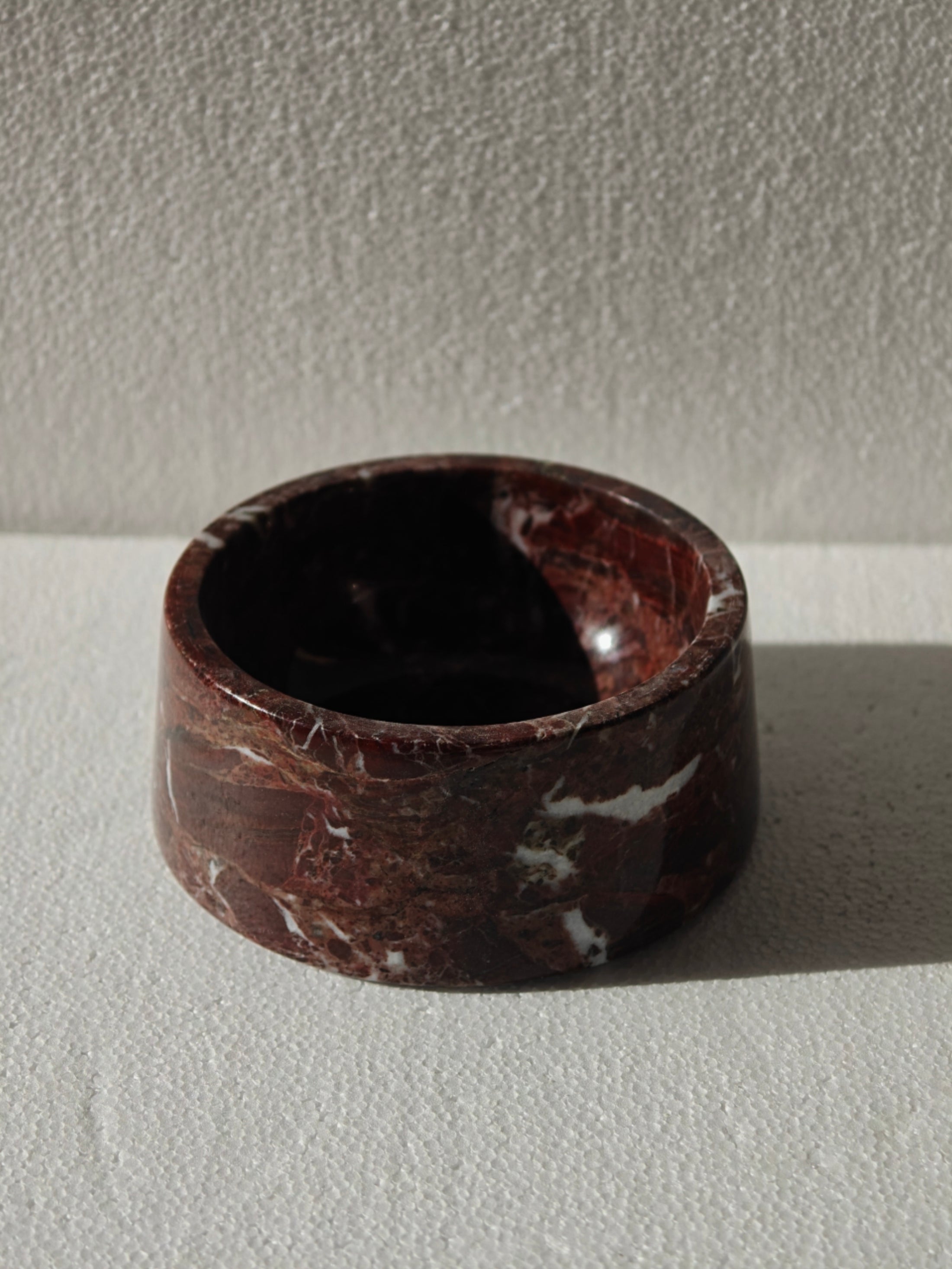 STUDIO ANIMAUX | Marble food and drink bowl | Rosso Lepanto